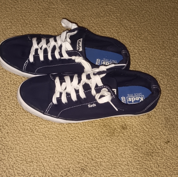 women's shoes - Picture 2 of 3